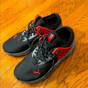 Kids Puma Pacer Next Cage JR Black/Red Sneakers — Size 4C — brand new